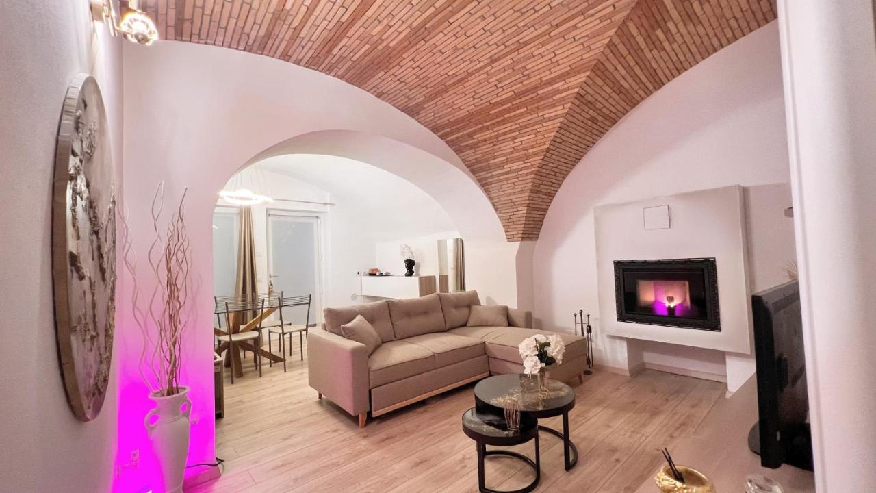 L'Arco Sul Lago • Gold Apartment Castro  Extérieur photo