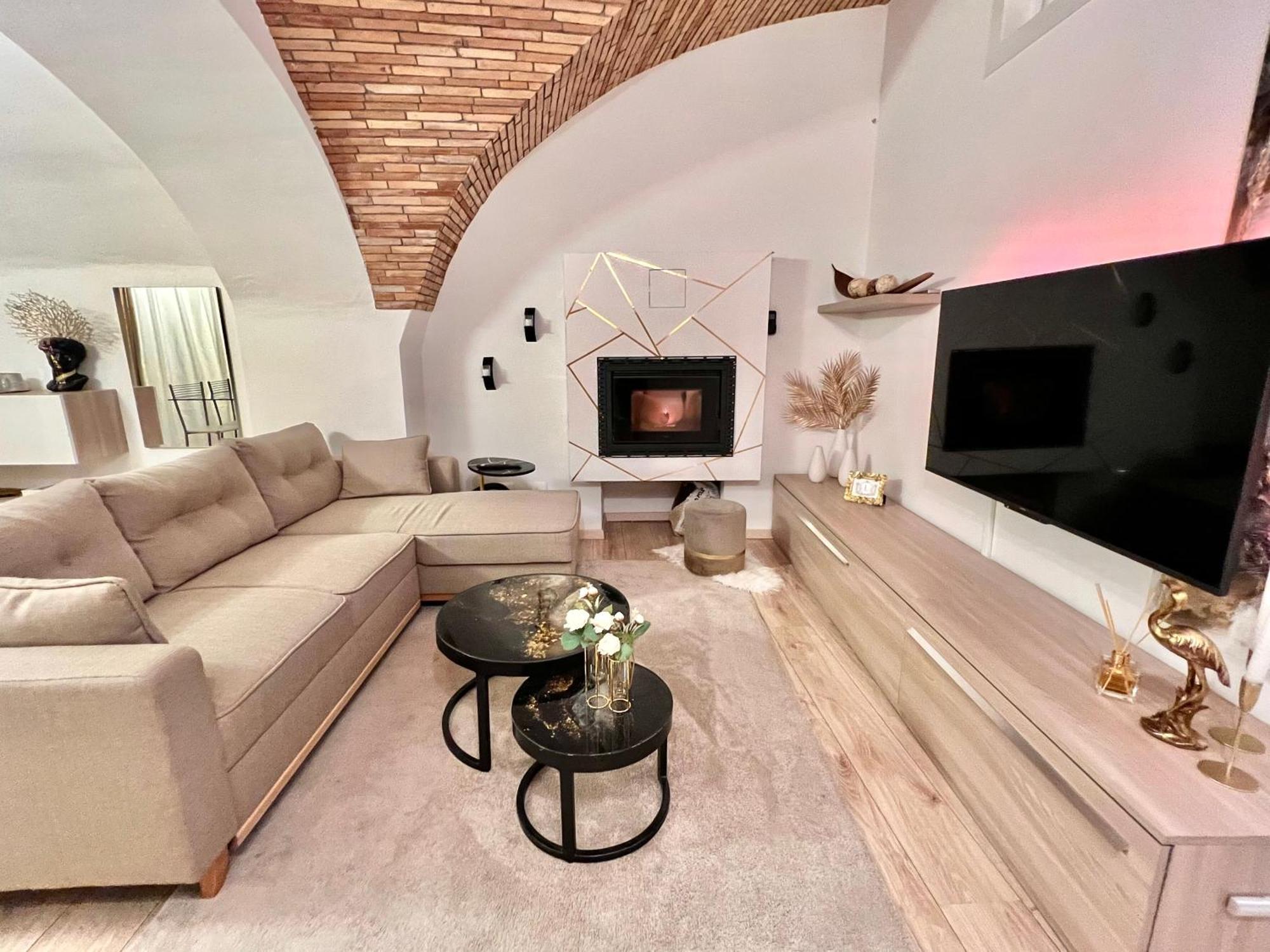 L'Arco Sul Lago • Gold Apartment Castro  Extérieur photo